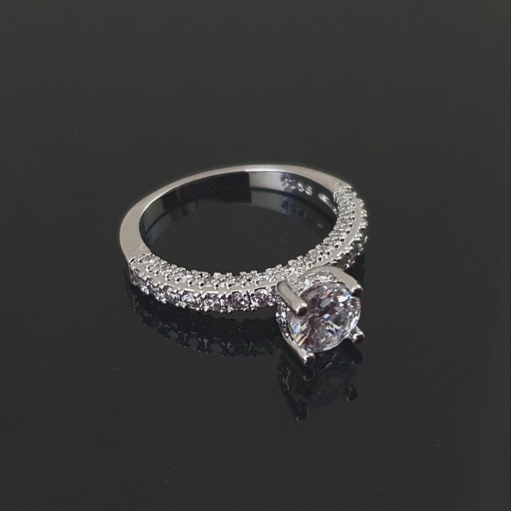 NEW 925 Silver Round Diamond Engagement Ring - Picture 3 of 6